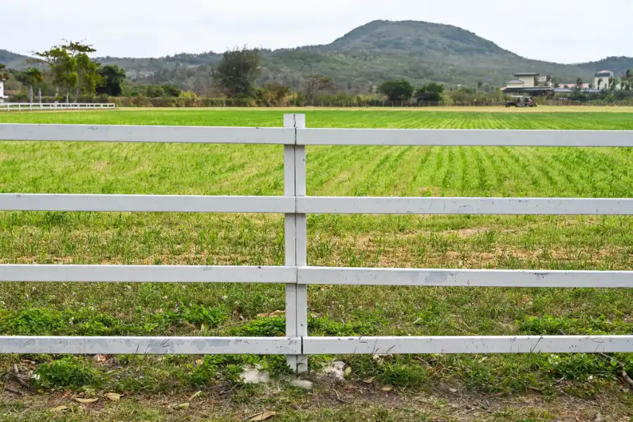 Benefits of Strong Farm Fences for Agricultural Properties in Decatur, AL