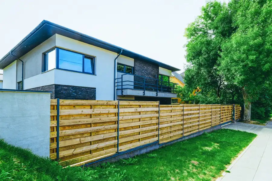 Benefits of Wooden Privacy Fences for Residential Homes in Decatur, AL